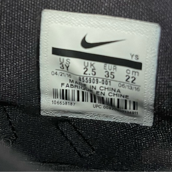 Nike Boy KD 9 sneaker, Size 3Y - Picture 4 of 8